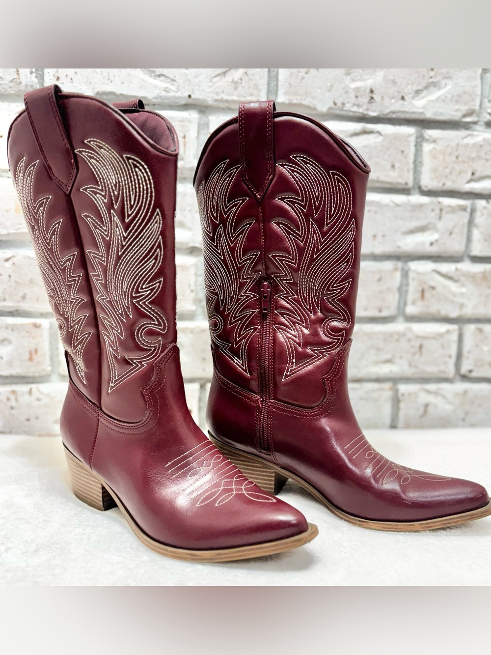 Indigo rd. Burgundy Western Embroidered Heeled Cowgirl Boots Size 8